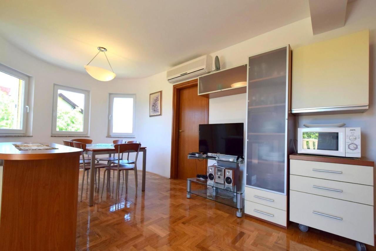 Apartment Mirela Malinska Dış mekan fotoğraf